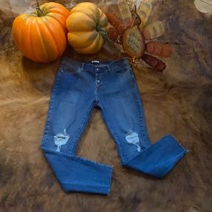 Women’s C&J button up ankle  jeans.